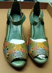 Neu im Karton L'Artiste Spring Step Floral Blockabsatz Sandalen Schuhe Gr. EU 39 US 8 NEU KARTON - Bild 1 von 14