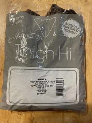 Medias altas hasta el muslo Hanes vintage nuevas de colección en color topo de la ciudad, tres pares talla MT Foto 1 de 4