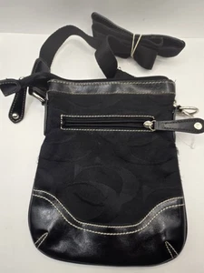 crossbody handbag Color Black 9", 7" across, 8.5" in depth. Zipper... - Picture 1 of 7