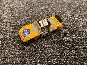 2009 Kyle Busch #18 Pedigree COT 1:64 NASCAR Diecast - Picture 1 of 5