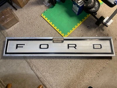 1970 FORD F-100 F-150 F-250 ЗАДНИЙ БОРТ БОЛЬШАЯ ОТДЕЛКА МОЛДИНГ OEM ВСТАВКА F100 - Изображение 1 из 4