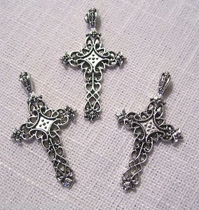 LOT de 3 CROIX COMMUNION MARIAGE ARGENTÉ ** 2 x 4 cm ** CHARM BRELOQUE - 011 - Picture 1 of 2