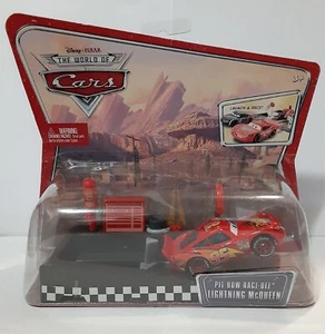 Disney Pixar World of Cars Pit Row Race Off Lightning McQeen Diecast - Bild 1 von 2