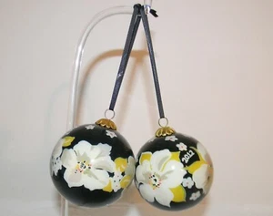 Vera Bradley 2012 Blown Glass Ball Ornament Dogwood Set of 2 🎄⛄🎄 - Picture 1 of 4