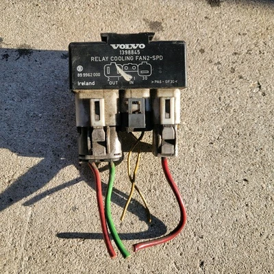 Volvo 740 940 Electric Fan Relay W/ Pigtails 960 850 C70 S70 V70 S90 V90 3523872 - Image 1 of 4