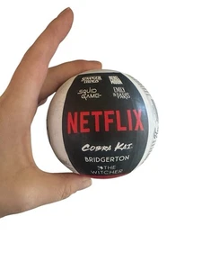 Mini Marcas Netflix Capsule Ball de ZURU Juguete Sorpresa con Minis Coleccionables - Imagen 1 de 3