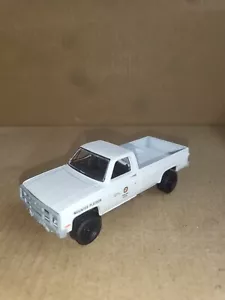 Loose Greenlight 1/64 1987 Cheverolet C20 White - Picture 1 of 3