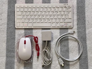 Raspberry Pi 400 Kit (1.80 GHz, 4GB RAM) + Power Brick + Raspberry Pi Mouse - Afbeelding 1 van 4
