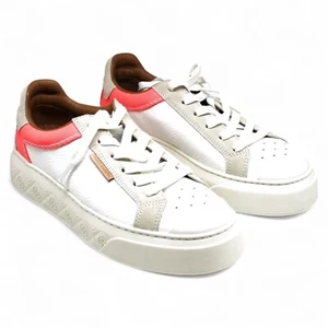 Tory Burch Sneakers: Effortless Luxury and Contemporary Style (Size 7.5) - Picture 1 of 8