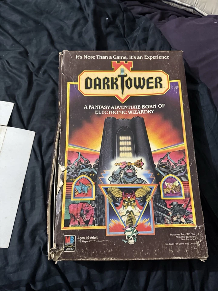 Juego de mesa electrónico Dark Tower 1981 MB con piezas y mapa - Torre no funciona Foto 1 de 4