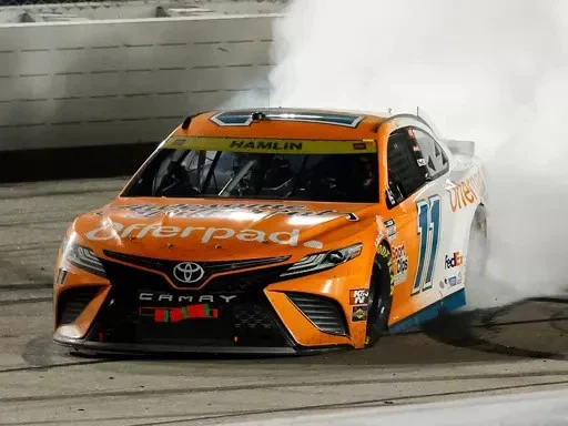 [Usado] Minicar 1/24 D. Hamlin Offerpad Darlington Toyota Camry NASCAR 2021 Cooko Foto 1 de 1