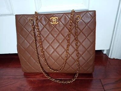 Bolso de Mano Chanel CC Cadena Acolchado Raro Cuero Marrón - Auténtico - De Colección Foto 1 de 4