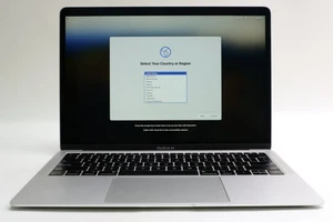 13" QHD+ 2019, MacBook Air, MREA2LL/A, i5-8210Y, 8GB, 128GB SSD - Bild 1 von 16