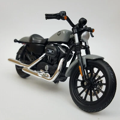 Литой айрон Maisto 2022 Harley Davidson Sportster 883 серия 31360/43 1:18 06816 - Изображение 1 из 4