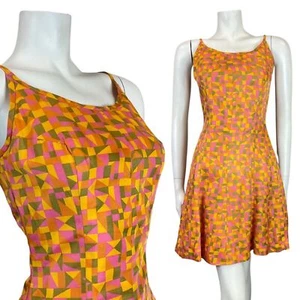 VINTAGE 60s 70s ORANGE PINK GREEN GEOMETRIC STRAPPY SWING SUN-DRESS 8 - Picture 1 of 7