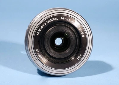 Olympus M.Zuiko Digital ED 14-42mm f/3.5-5.6 EZ MSC Lens * Macro M4/3 * Superb - Image 1 of 3
