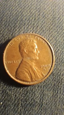 Lincoln Memorial Penny 1969 D floating-roof penny, MULTIPLE ERROR COIN Has FG - Image 1 of 4