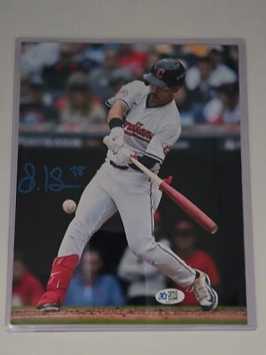 Foto firmada por Steven Kwan Cleveland Guardians 8x10 certificado de 5 estrellas Foto 1 de 3