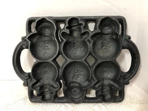 John Wright Cast Iron Pan Cornbread Mold Snowmen Snowman Christmas mold 8.75 x 6 - Picture 1 of 2