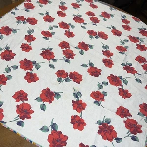 VTG 50s Floral Tablecloth Red Rose Cottage Country 32x35 Bold Print Crochet Trim - Picture 1 of 5