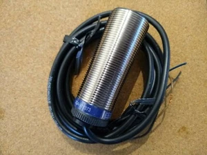 Telemecanique XSAV11373 Inductive Proximity Switch - Picture 1 of 3