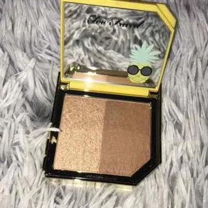 Too Faced Pineapple Paradise Highlighter & Bronzer geröstete Ananas Neu im Karton - Bild 1 von 4