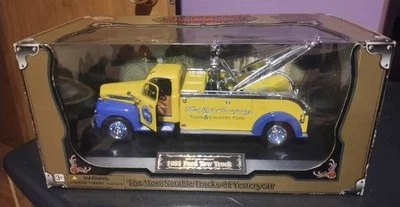 1951 Ford Tow Truck Hall of fame collection by Golden Wheel # 84907 Diecast 1:25 - Image 1 of 4