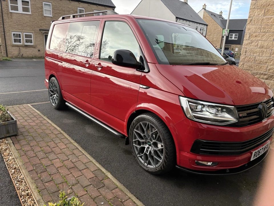 2017 T32 DSG 4MOTION KOMBI - Image 1 of 4