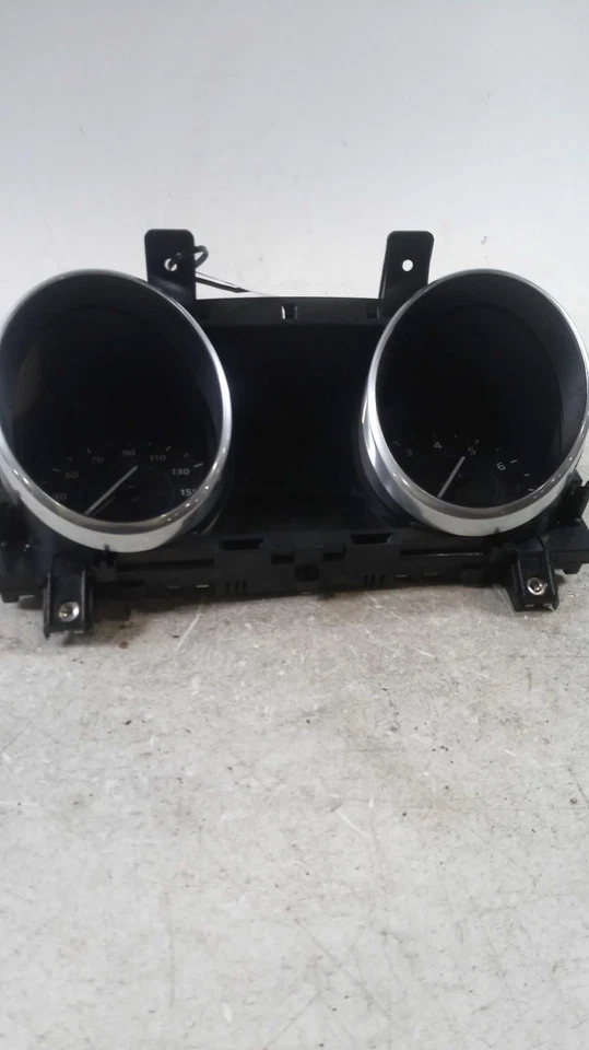 Jaguar XE 2017 velocímetro medidor rojo OEM HX7310849AD 100 k millas Foto 1 de 4