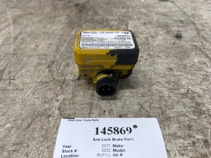 Bendix Knorr Bremse Yaw Rate Stability Sensor K0205682E4 From 2017 Mack CXU613 - Picture 1 of 3