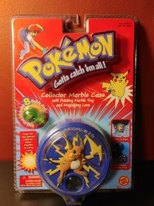 Pokemon Raichu #26 - 8 Collector Marbles & Case With Tray Marvel Comics TOY BIZ - Picture 1 of 3