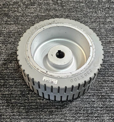 (CANTIDAD 1) Elevador de tijera Exmile B2410140351 conjunto de rueda y neumático perforado con llave sólida Foto 1 de 4