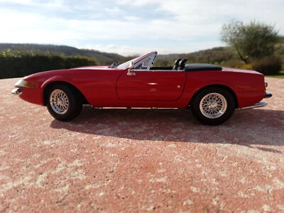 Ferrari Daytona cabriolet rouge au 1/18 de Mattel avec boîte d'origine - Photo 1/4