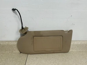 2004-2008 Pontiac Grand Prix Sun Visor Driver Left LH Shade Beige W/Lighted OEM - Bild 1 von 3