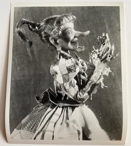 Hansel and Gretel (1954) Vintage Movie Photo Stop Motion Animated Film 1950s - Picture 1 of 3