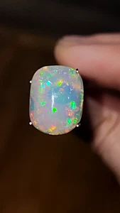 Ethiopian opal cobochon - Picture 1 of 3