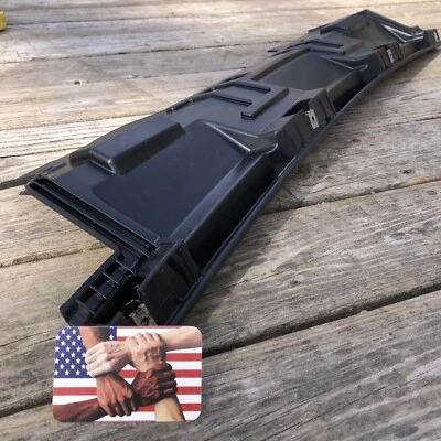 Panel exterior cubierta trasera Land Rover LR2 OEM LR000015 Foto 1 de 4