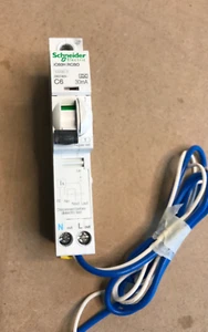 VAT INC - SCHNEIDER A9D11806 6 AMP CURVE C 10kA 30mA RCBO TYPE A IC60H (118) - Picture 1 of 3