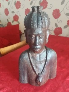 Escultura nigeriana de cabeza de madera dura tallada a mano por Jo Adekanmbi - Imagen 1 de 7