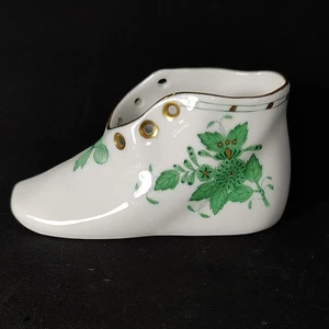 HEREND BABY SHOE CHINESE BOUQUET, GREEN, Hand Painted, Porcelain, 4 1/2"x2 3/4" - Picture 1 of 11