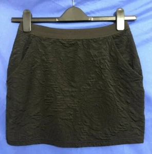 SILENCE & NOISE Stretchy Pockets TEXTURED/PUCKERED Floral Black Mini Skirt Sz M - Picture 1 of 4