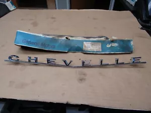 1966 Chevy Chevelle Malibu Trunk Emblem NOS Original GM #4227111 - Foto 1 di 9