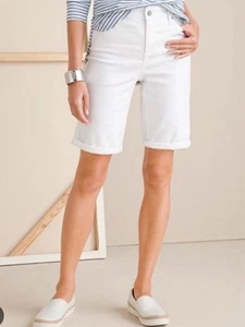 The So Slimming Girlfriend Short by Chico's Size 3 XL $69 NWT White Cuffed - Picture 1 of 11