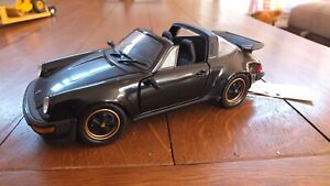 Franklin Mint 1988 Black Porsche 911 1:24 Scale Diecast Model Car