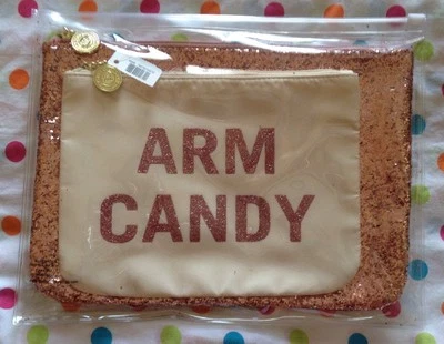 Bolsa de doces Bath and Body Works braço e bolsa de mão rosa brilhante maquiagem - Imagem 1 de 4