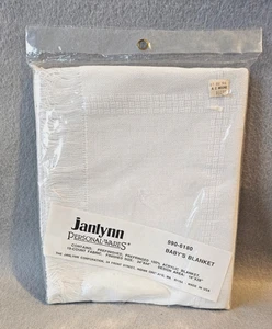 Janlynn Blank Babydecke mit Fransen weiß 34 x 44" Nr. 990-6180 - Bild 1 von 6