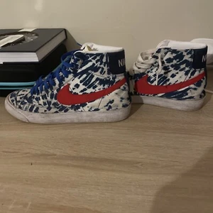 Size 9.5 - Nike Blazer '77 Vintage Mid Blue Tie-Dye - Picture 1 of 7