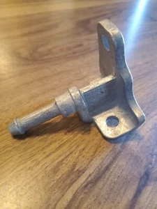 2018-2021 JEEP WRANGLER JL EXHAUST HANGER BRACKET RIGHT OEM NEW MOPAR 68320444AC - Picture 1 of 8