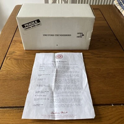 DANBURY MINT 1962 FORD THUNDERBIRD SPORTS ROADSTER CONVERTIBLE 1:24 WHITE - Image 1 of 4