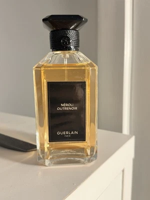 Exterior Guerlain Niroli Foto 1 de 2